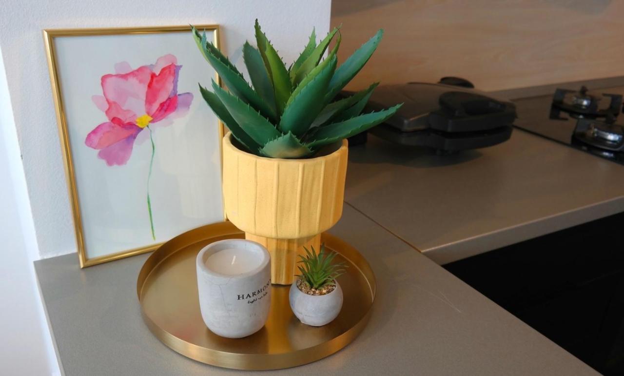 Apartment Flora Pula Luaran gambar